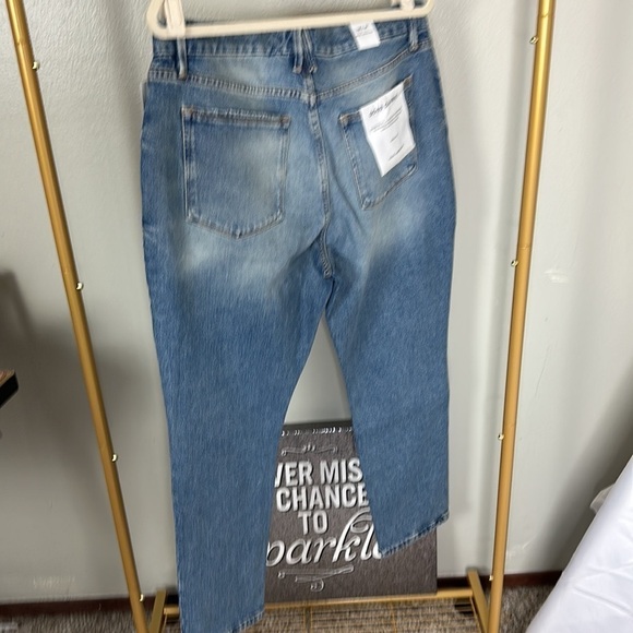 Good American Good Classic Jeans in Size 12/31 NWT IN Indigo046 - Picture 10 of 11